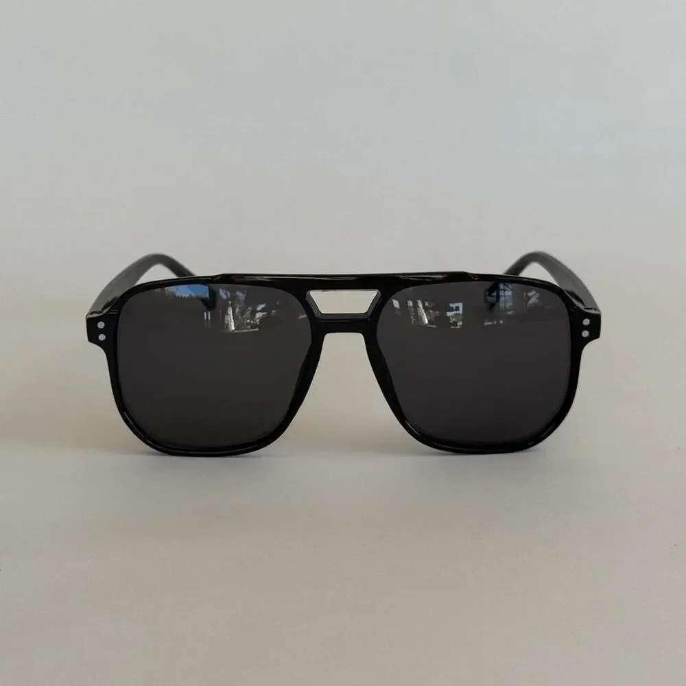 Black square sunglasses with